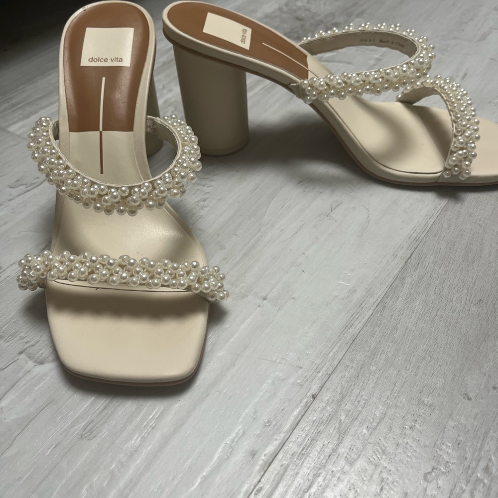 Dolce Vita heels, size 8.5, Noel heel vanilla pearl